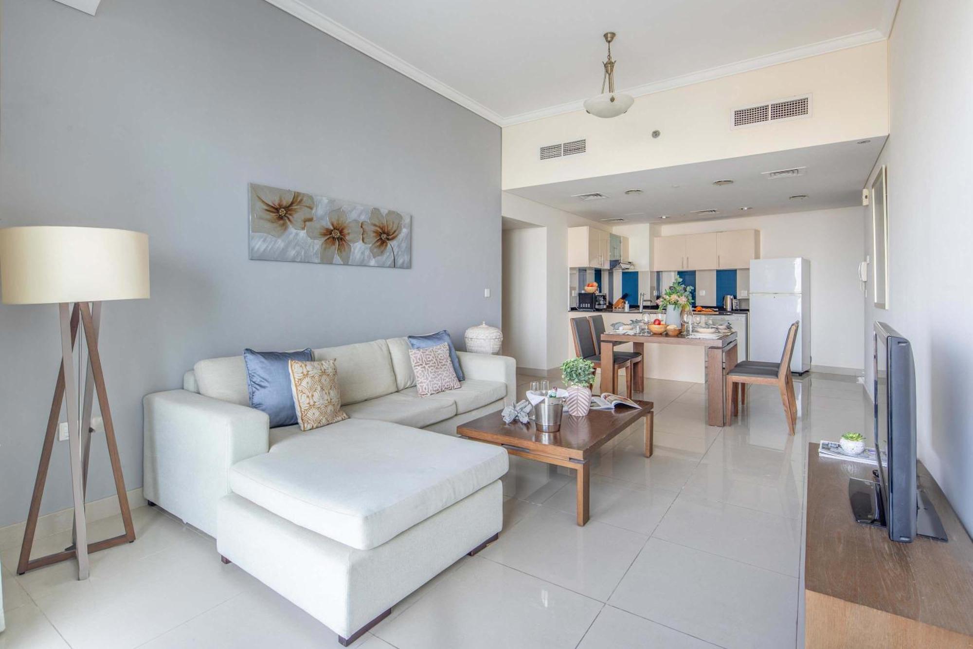 Frank Porter - Ocean Heights, Marina Apartment Dubai